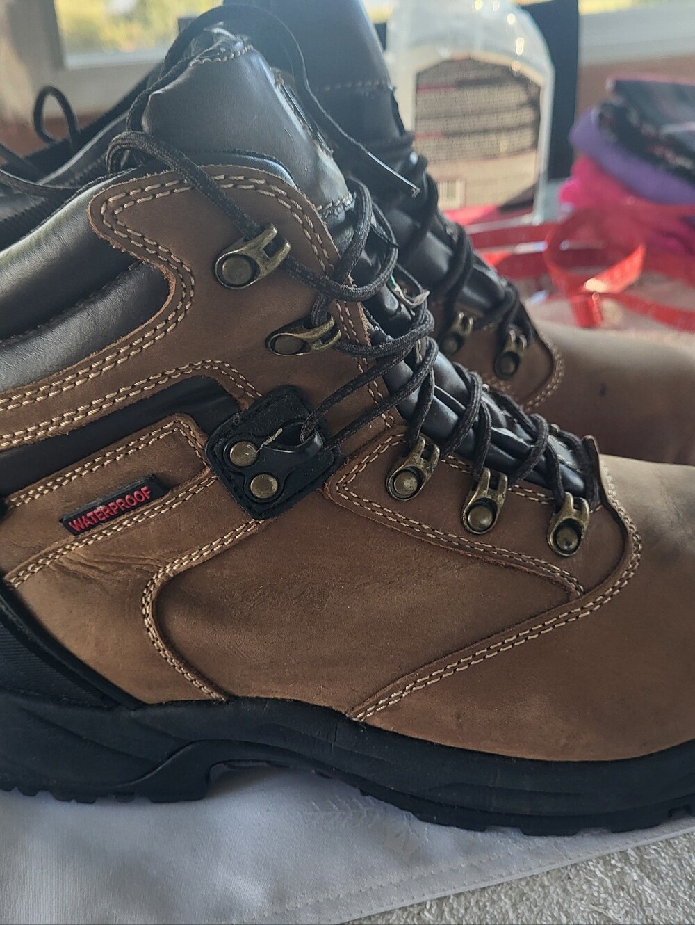 Kodiak Brown Men's Lace-Up Waterproof Work Boots